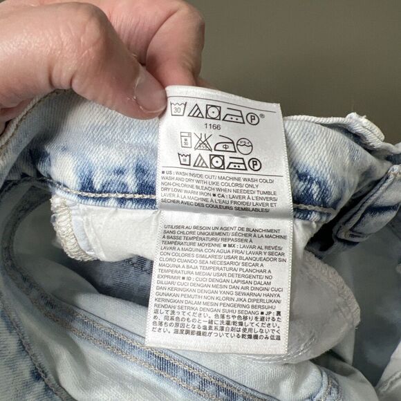 Old Navy Jean Shorts Women 6 Regular The Boyfriend Fit Cuffed Stretchy Bleached - Picture 4 of 5